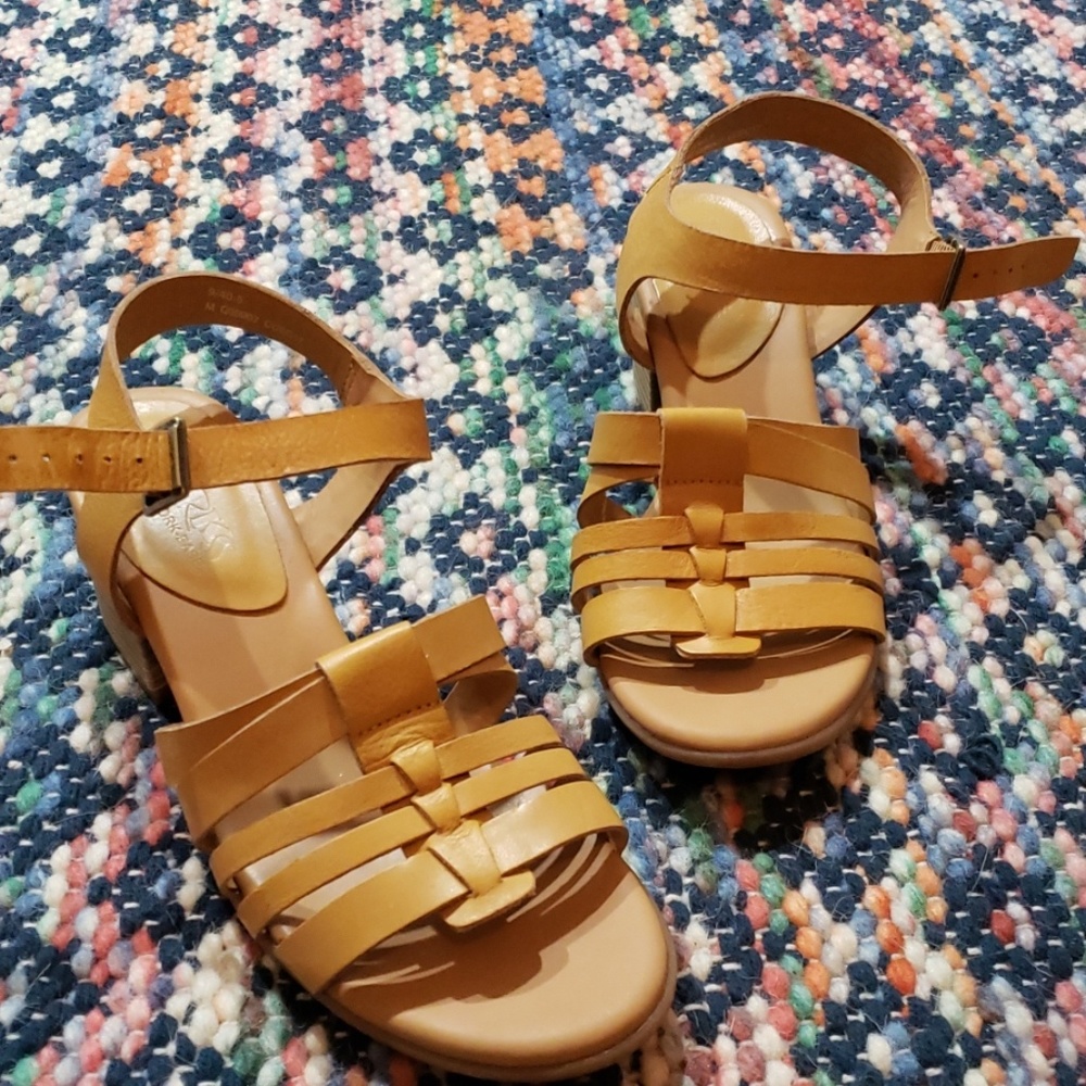 Korks by kork-ease heeled sandal light mustard